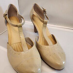 womens size 10 beige patent easy spirit shoes